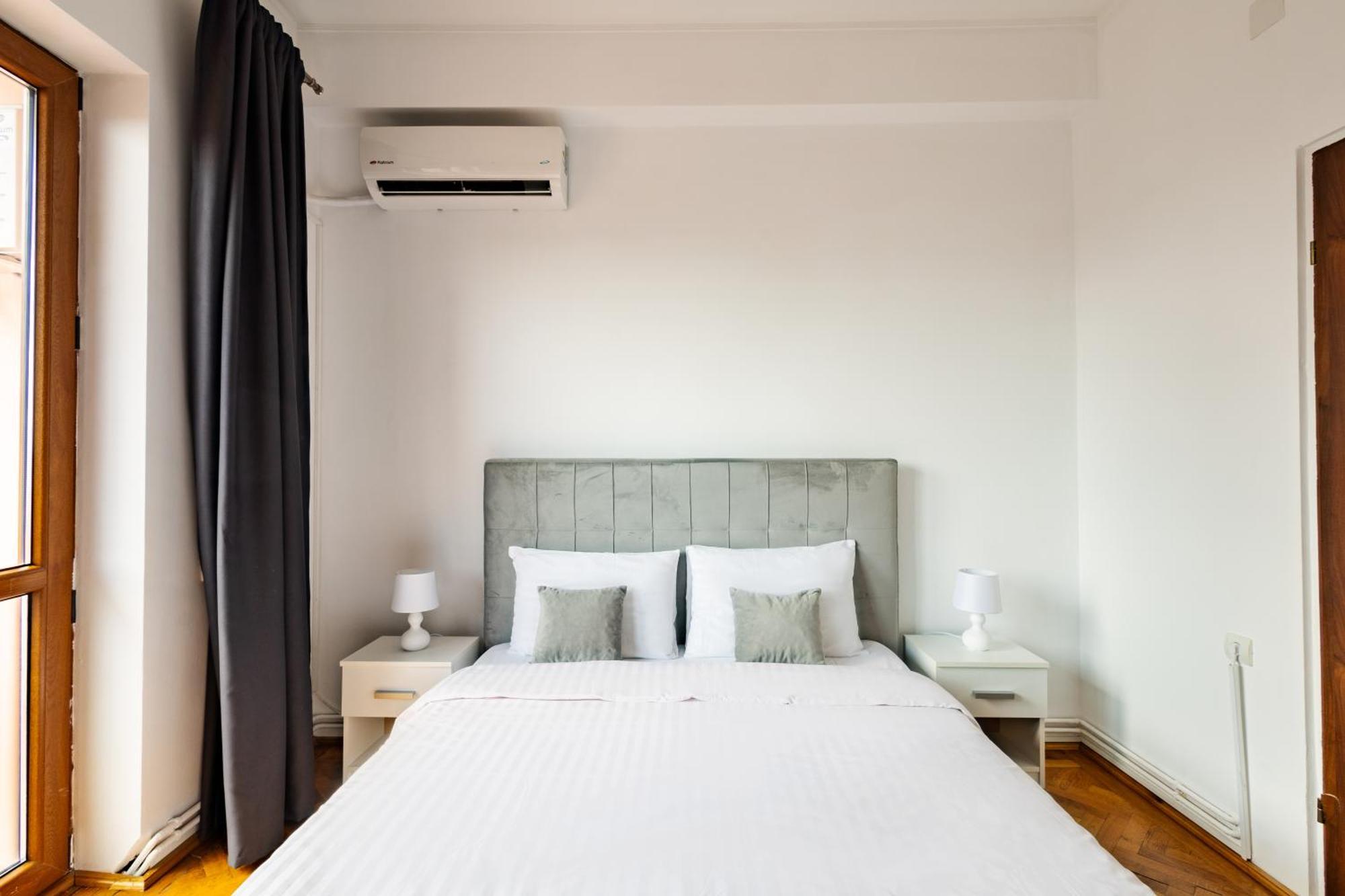Downtown Victoria Apartments By Citybookings Bukurešť Exteriér fotografie