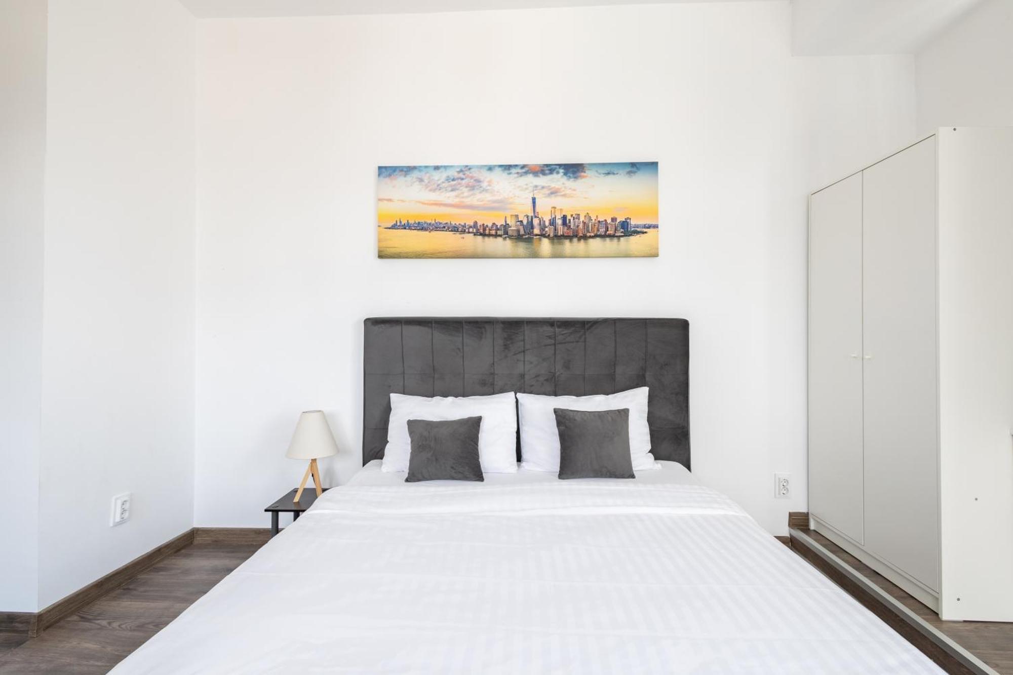 Downtown Victoria Apartments By Citybookings Bukurešť Exteriér fotografie