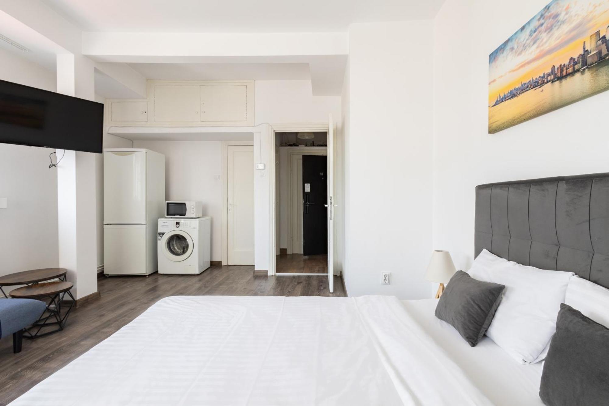Downtown Victoria Apartments By Citybookings Bukurešť Exteriér fotografie